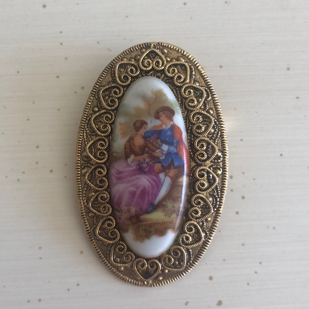 VINTAGE, OVAL BROOCHE/PENDANT